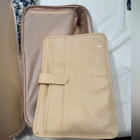 Beis Convertible Weekender in beige - Picture 6 of 10